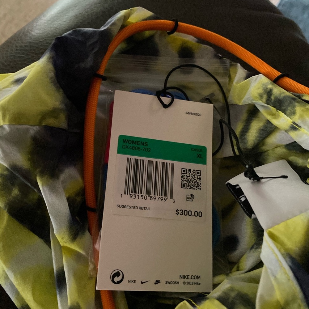 OFF-WHITE Nike Lab WMNS Tie-Dye Jacket
Jackets - Picture 2 of 9